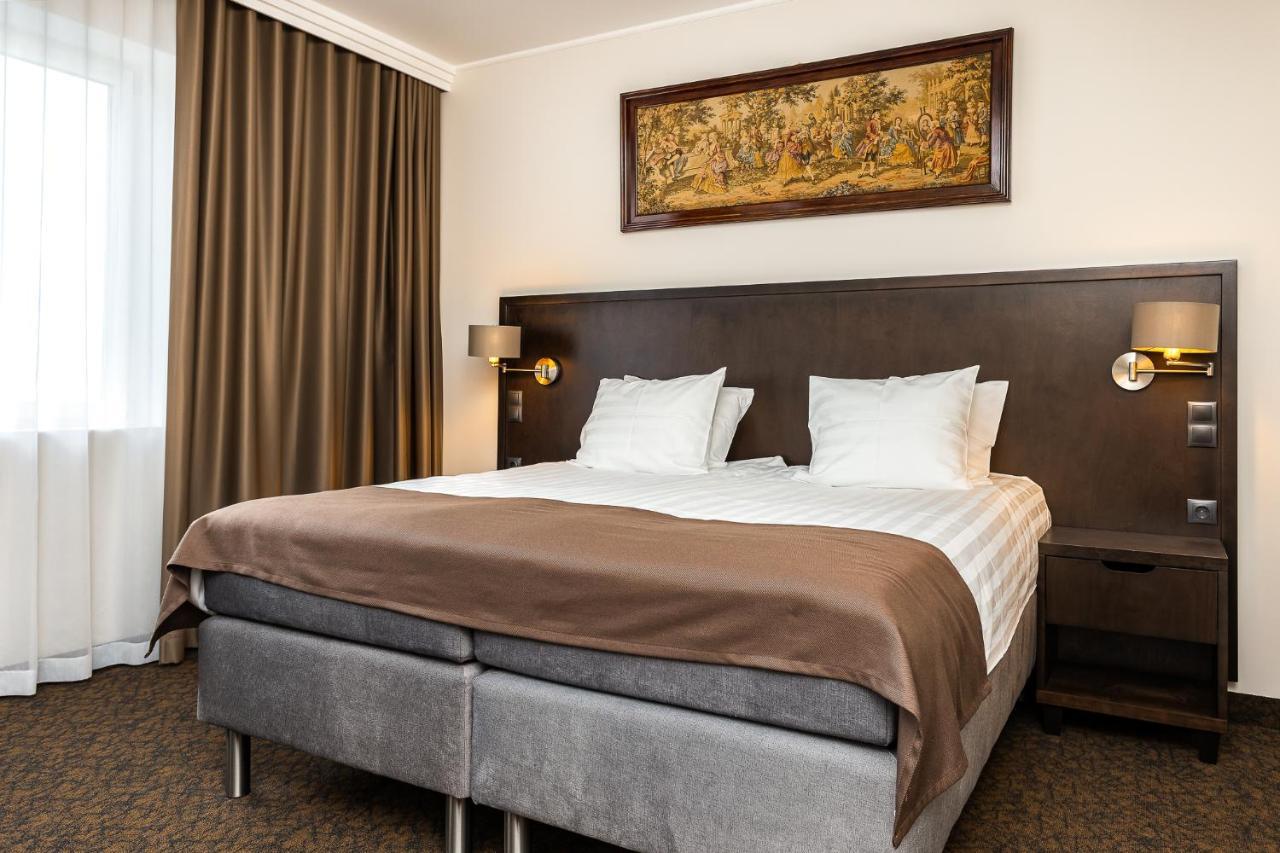 Adoryal Hotell Talin Exterior foto