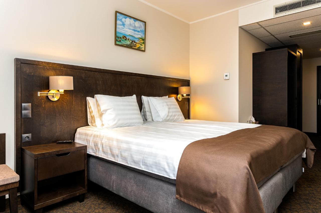 Adoryal Hotell Talin Exterior foto