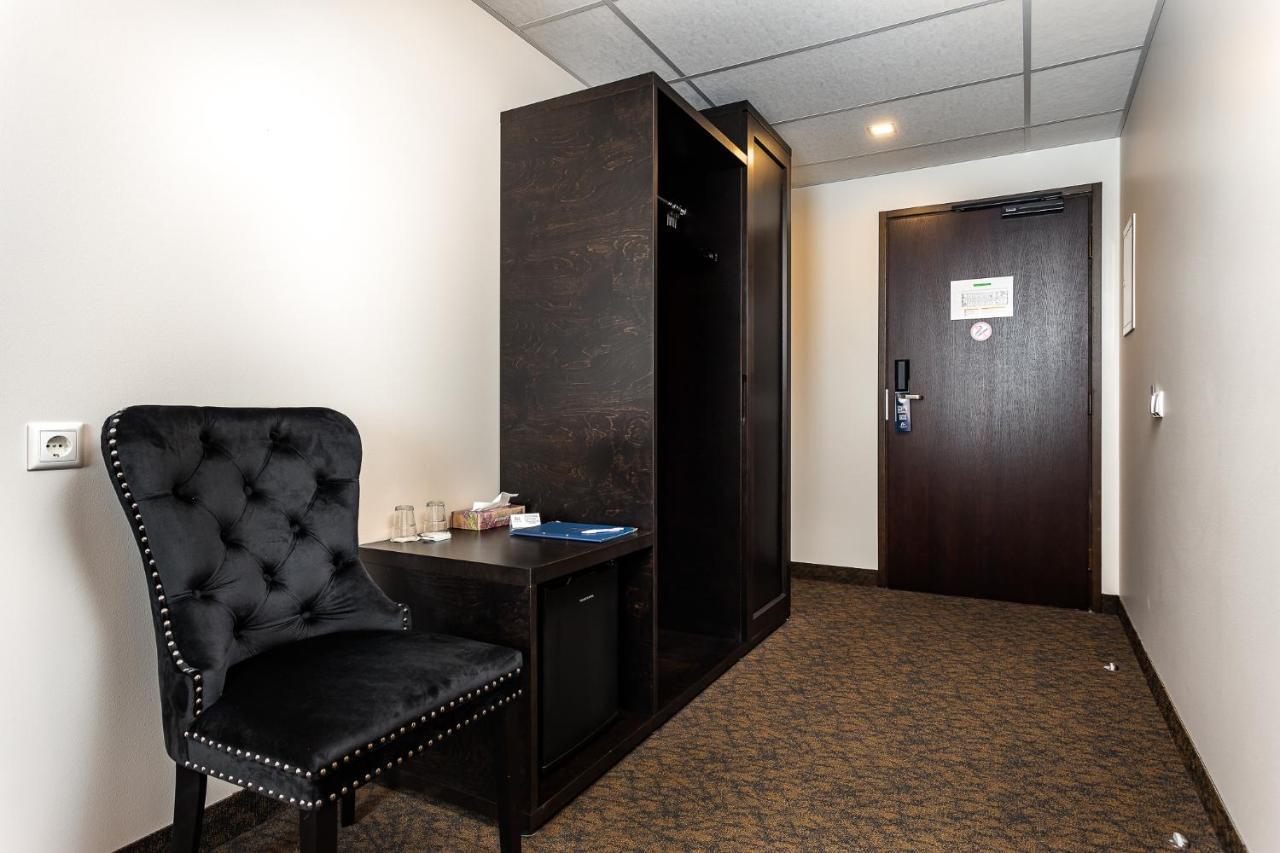 Adoryal Hotell Talin Exterior foto