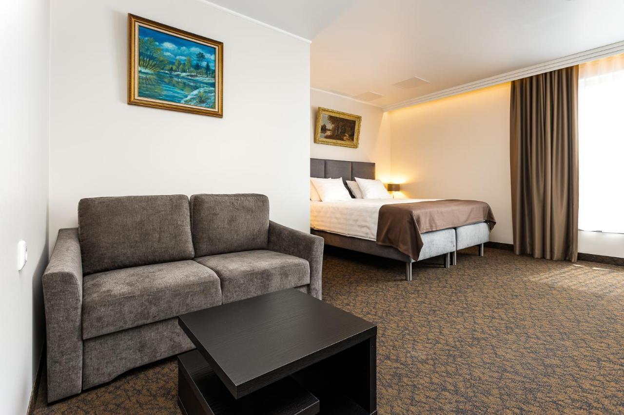 Adoryal Hotell Talin Exterior foto