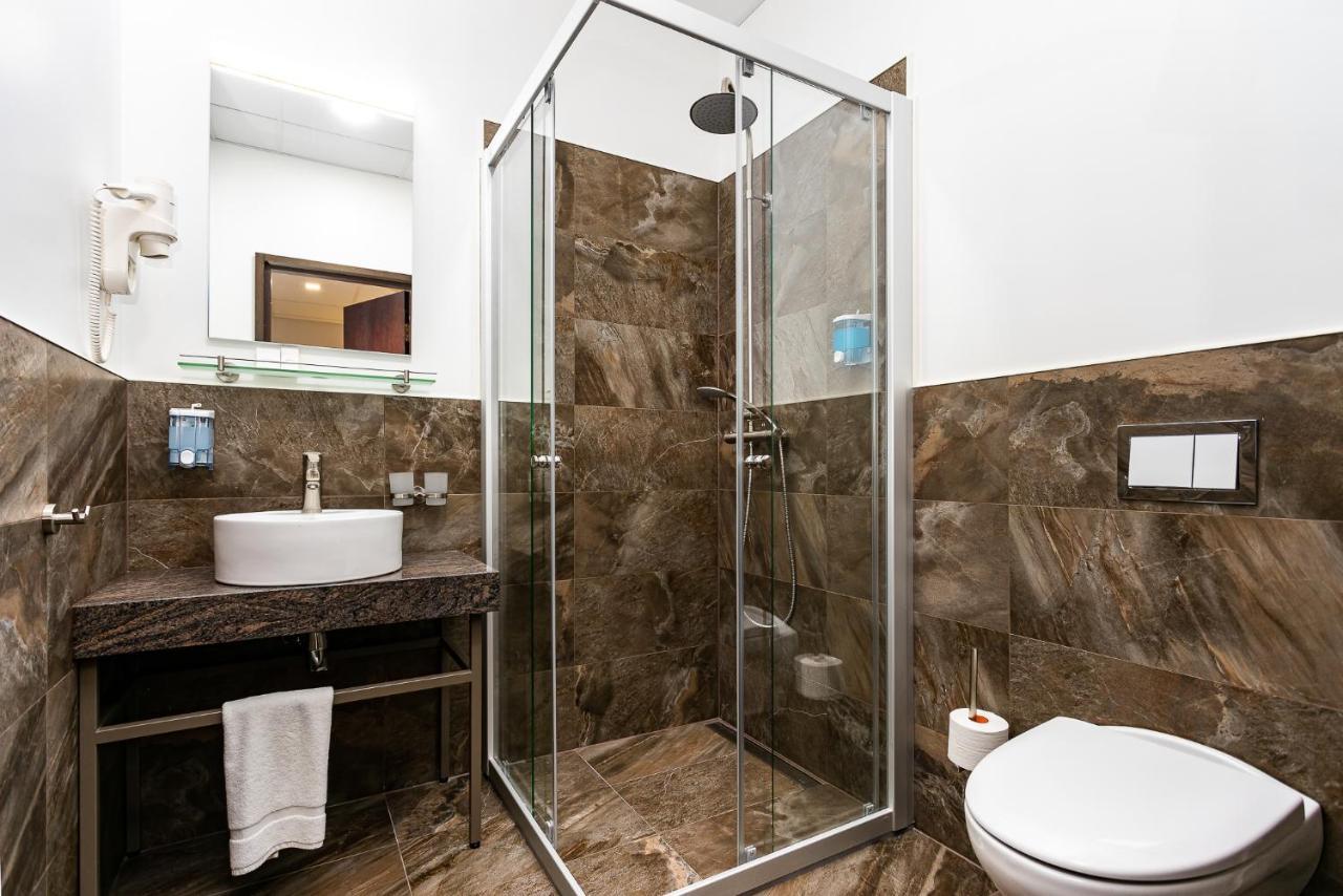 Adoryal Hotell Talin Exterior foto