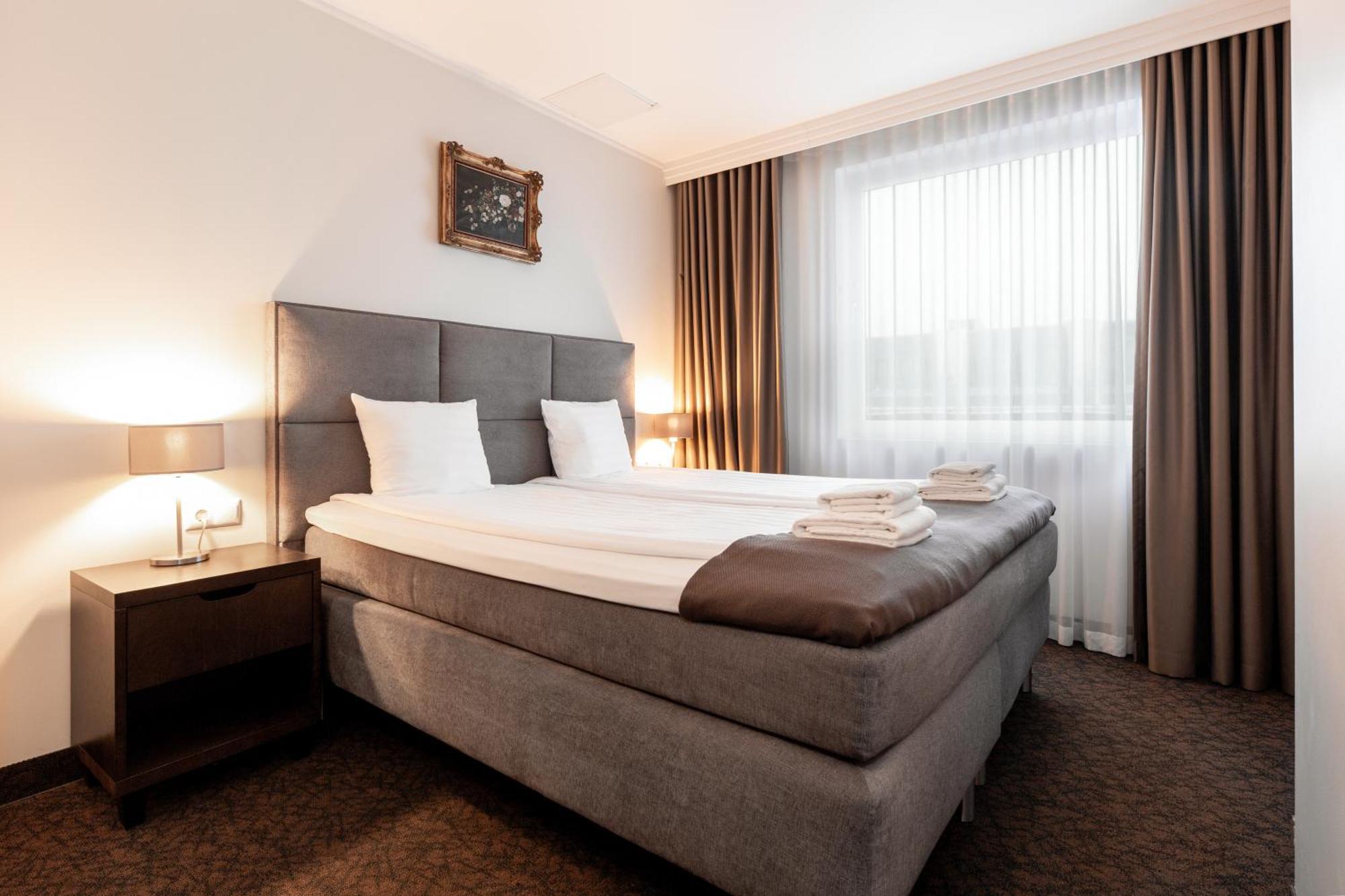 Adoryal Hotell Talin Exterior foto