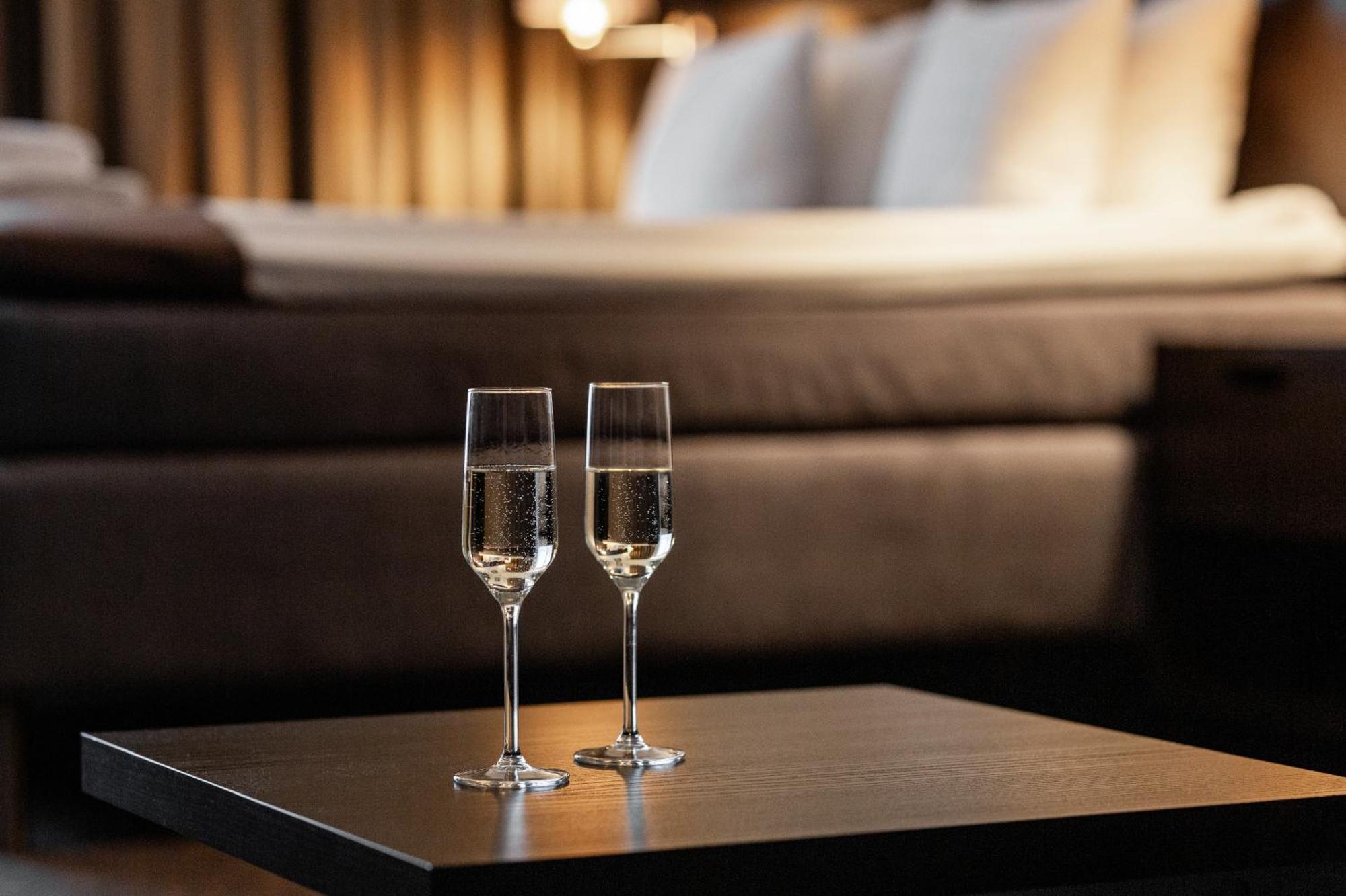 Adoryal Hotell Talin Exterior foto