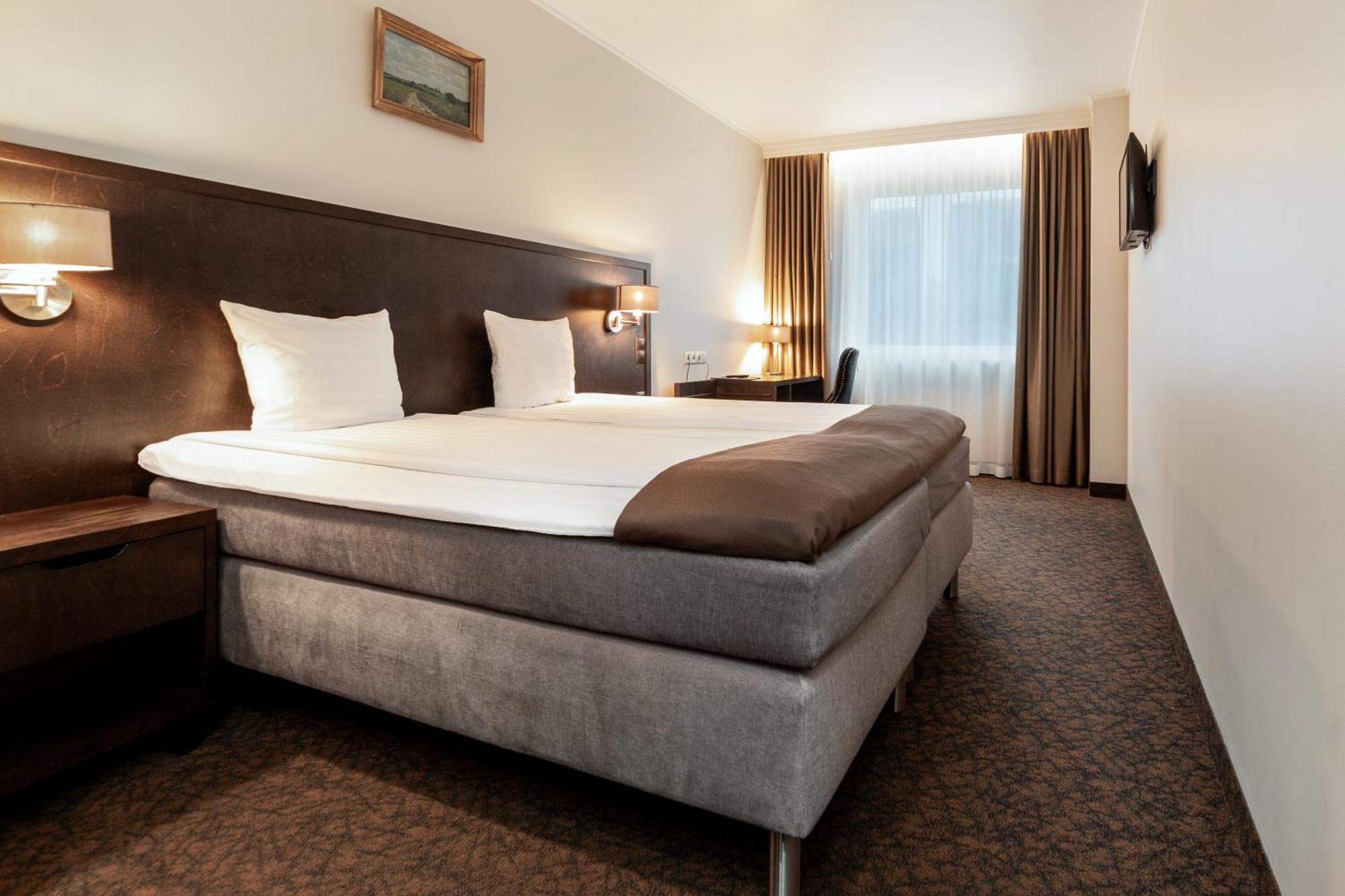 Adoryal Hotell Talin Exterior foto
