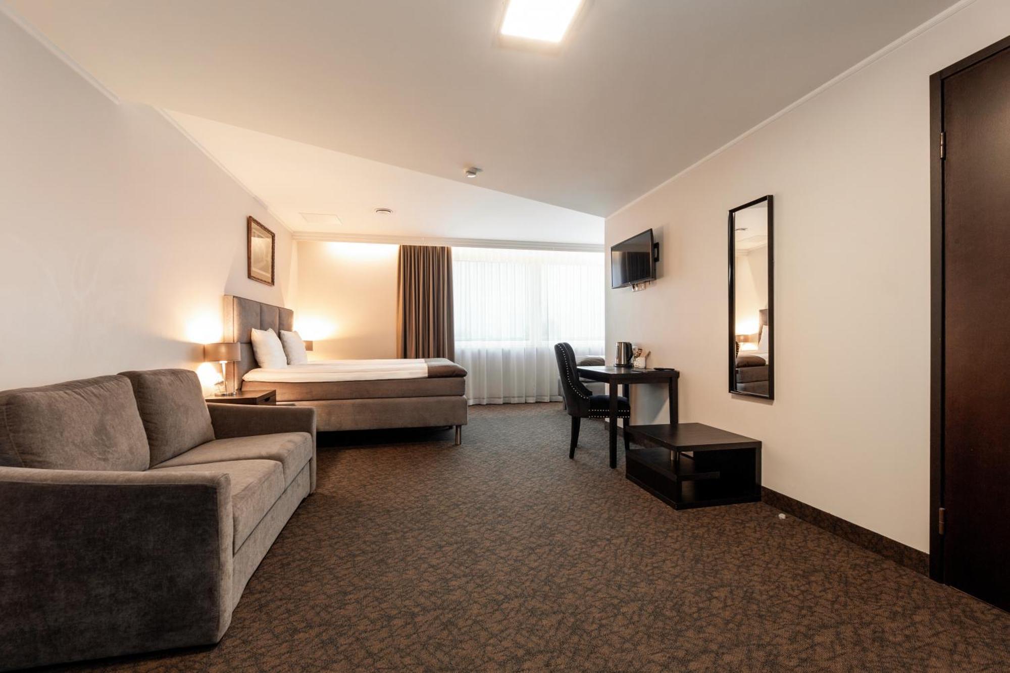 Adoryal Hotell Talin Exterior foto